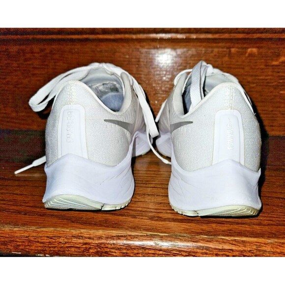 Size 8.5 - Nike Air Zoom Pegasus 37 White Metallic Silver W - Picture 3 of 7